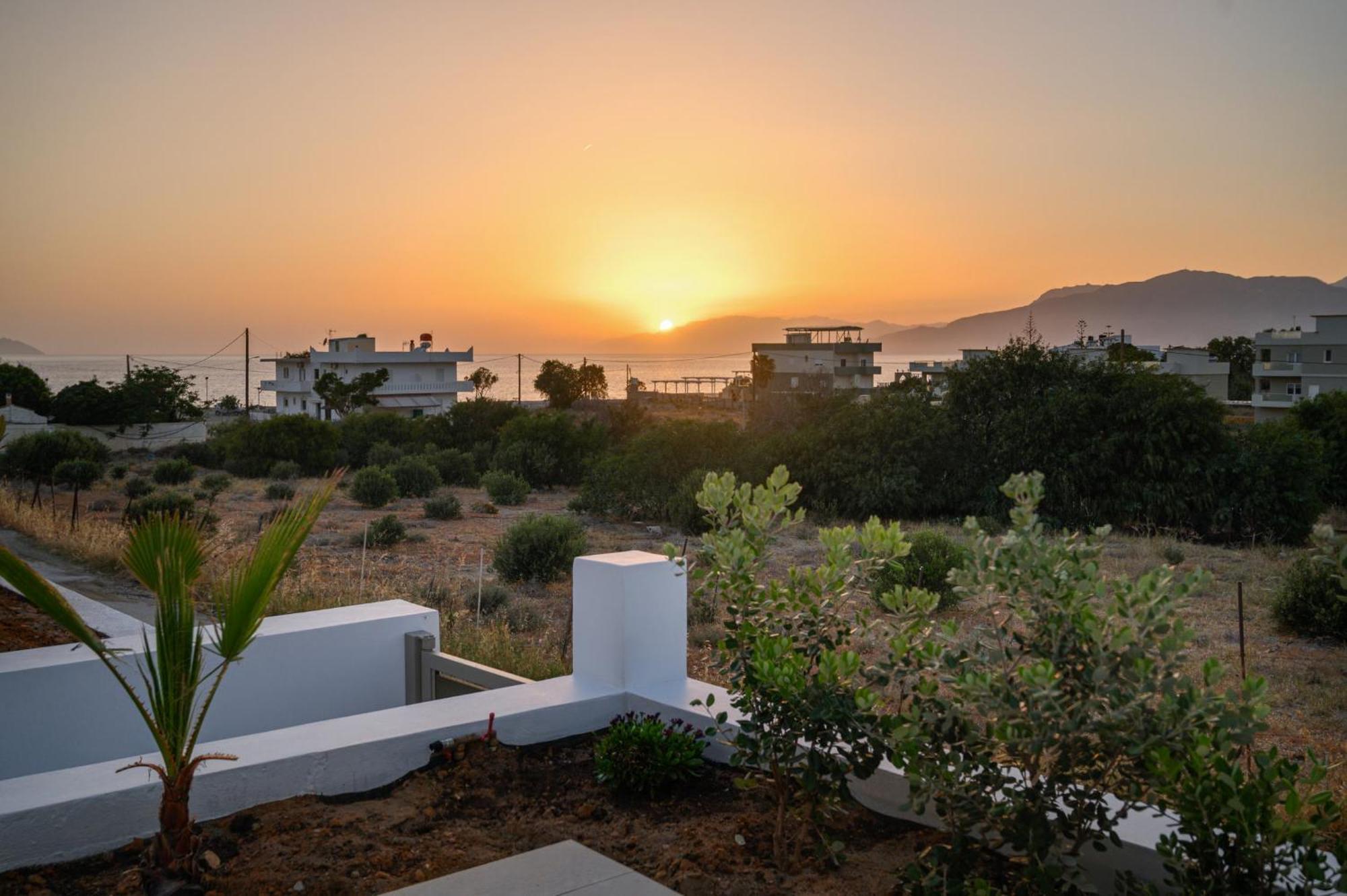 Ammokrinos Luxury Homes,150M From The Beach Kalamaki  Dış mekan fotoğraf