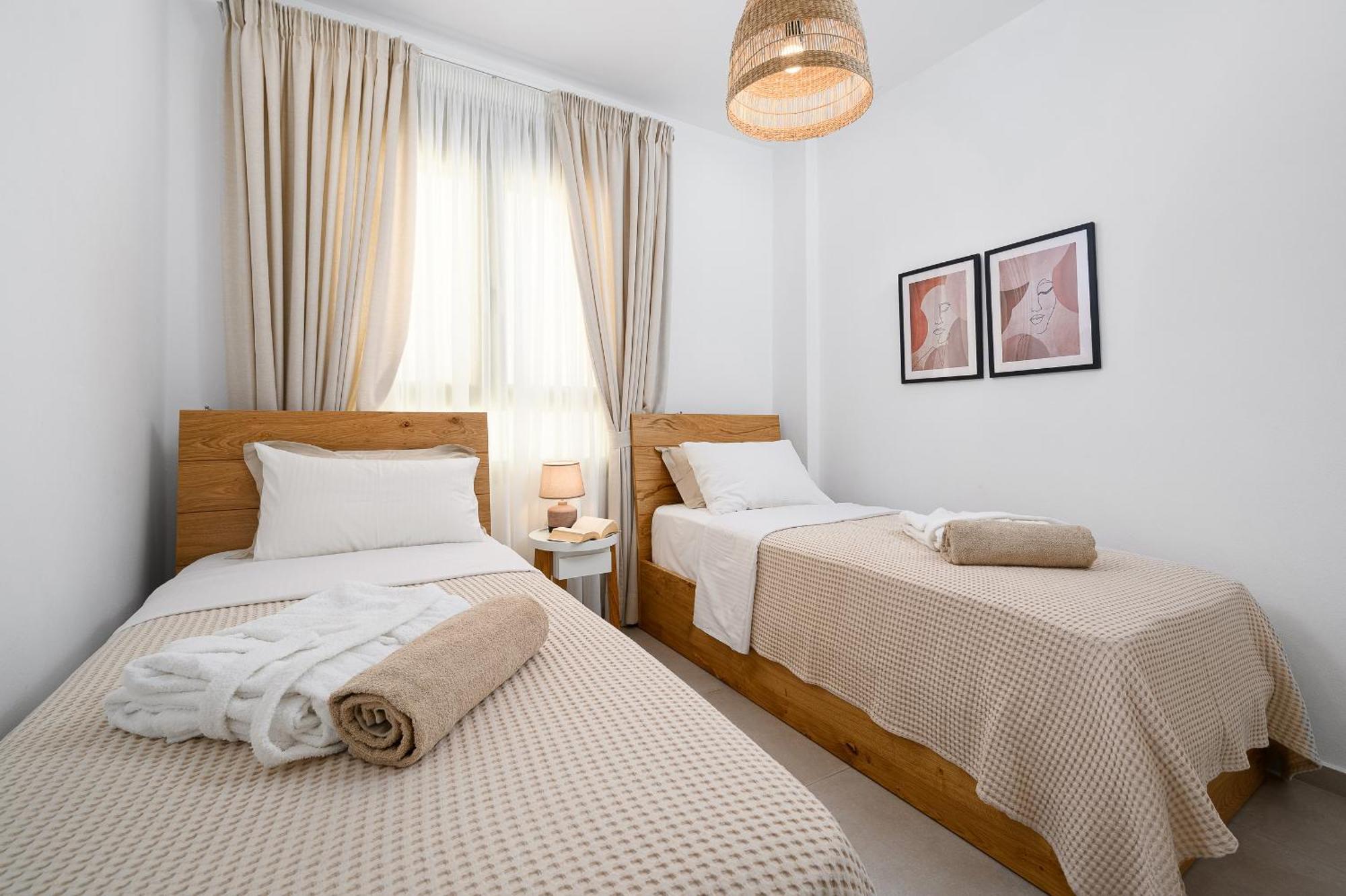 Ammokrinos Luxury Homes,150M From The Beach Kalamaki  Dış mekan fotoğraf
